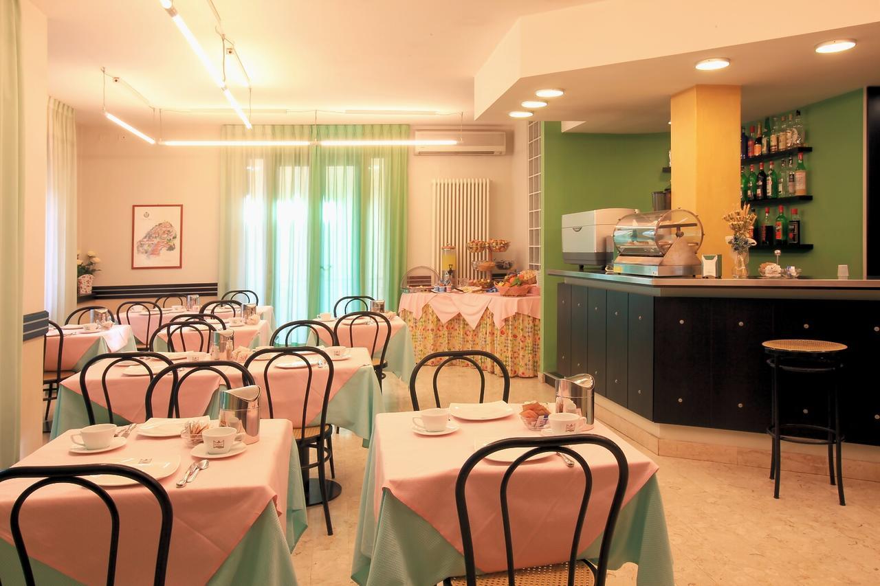 וינצ'י Hotel Alexandra מראה חיצוני תמונה