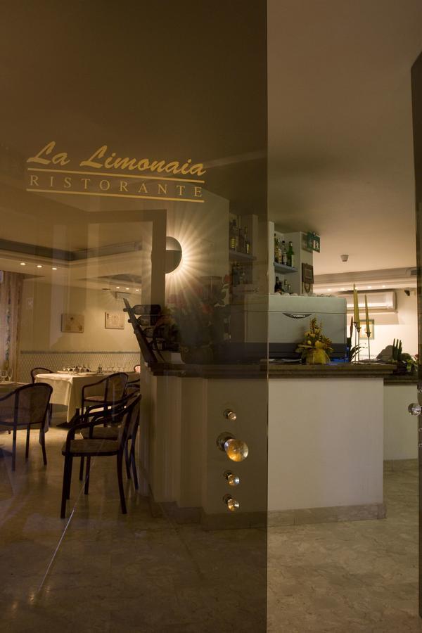 וינצ'י Hotel Alexandra מראה חיצוני תמונה