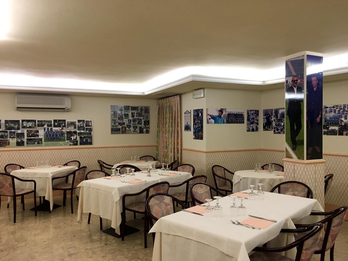 וינצ'י Hotel Alexandra מראה חיצוני תמונה